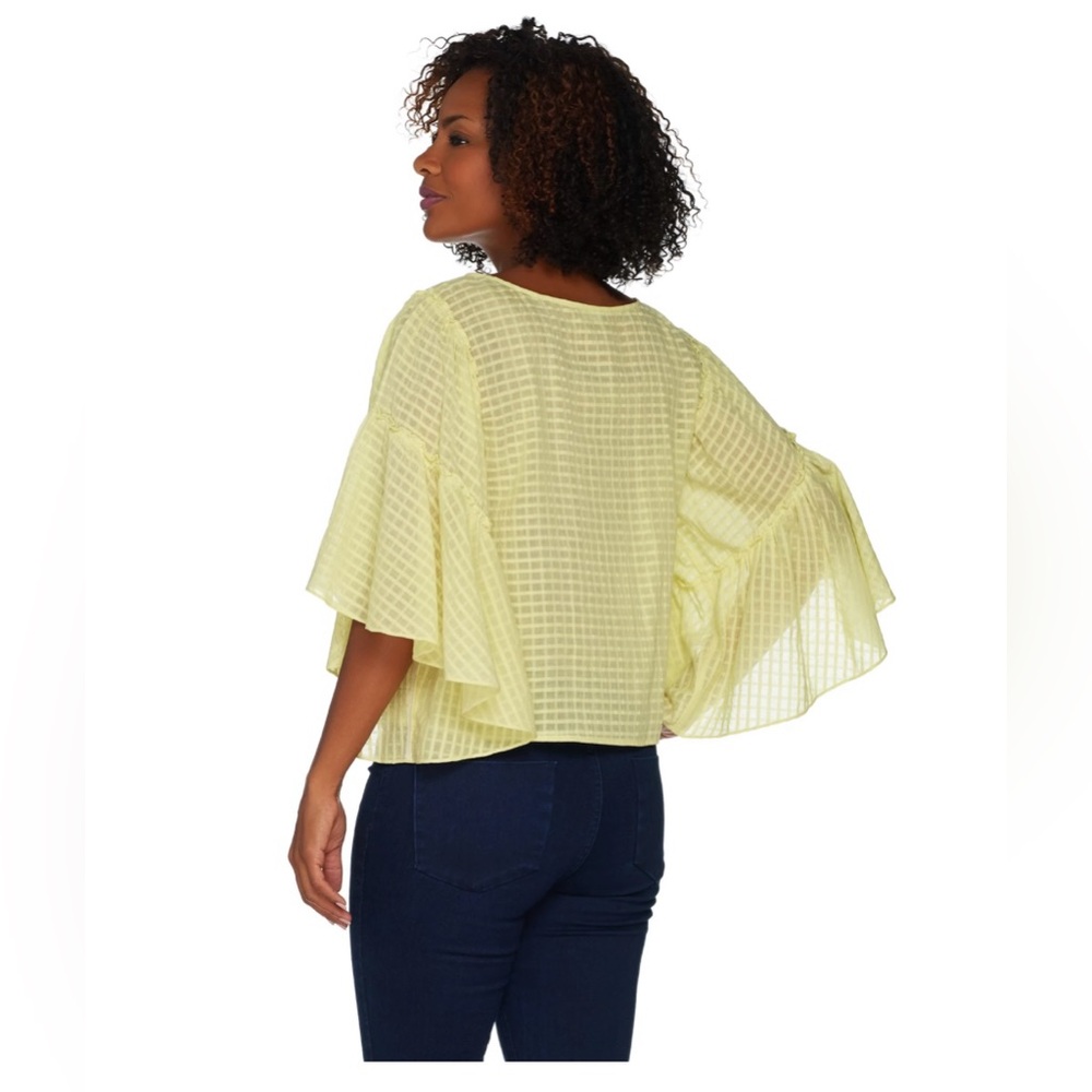 Vince Camuto Textured Grid Drop Shoulder Ruffle Sleeve Top in Lemon Size XS